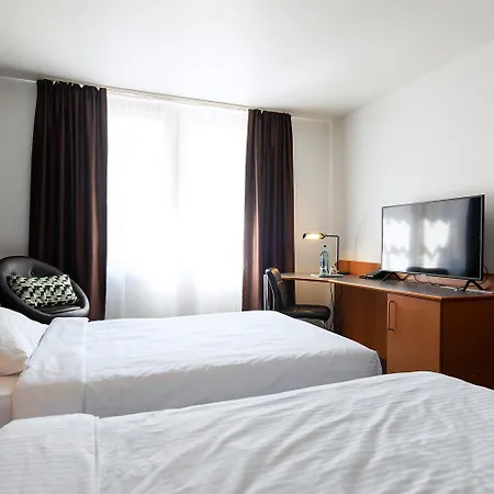 Achat Heppenheim Отель 3*