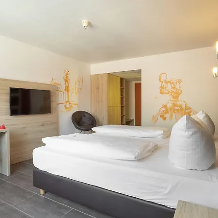 Michel Heppenheim 3* Heppenheim (Bergstraße)